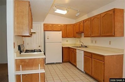 3rd image of 809 Sunset Vista Dr
