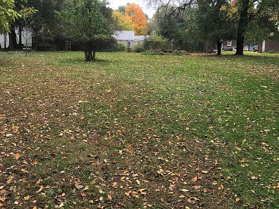 3rd image of 6201 Towar Ave