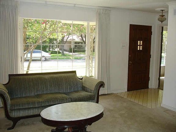 2nd image of 10123 Champa Dr