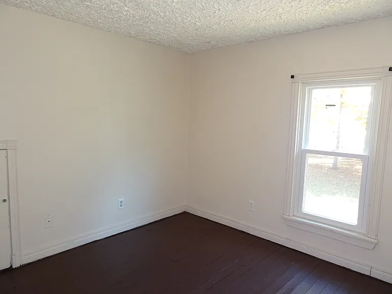 108 Center St — Photo 22