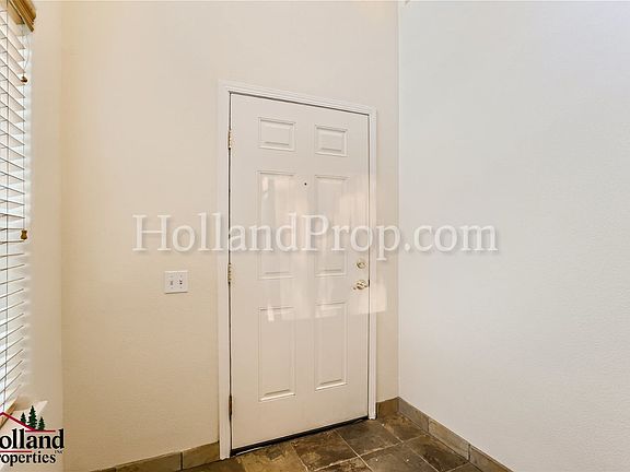4th image of 130 NE 75th Ave
