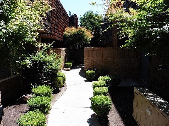 4th image of 5458 N Del Mar Ave APT 106