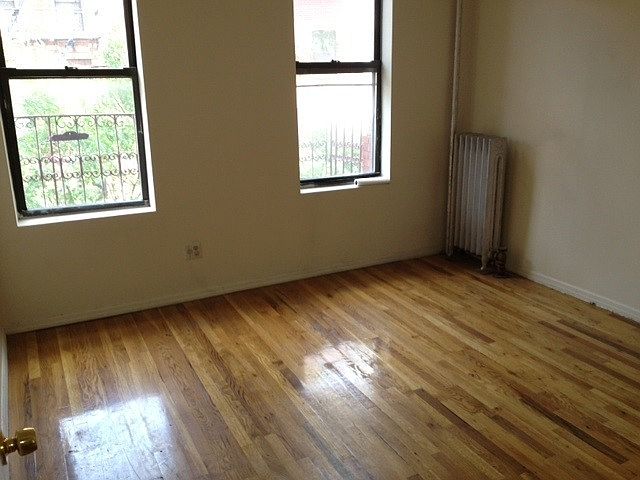 2nd image of 140 W 4th St APT 18