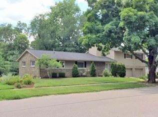 898 Della Dr, Lexington, KY 40504