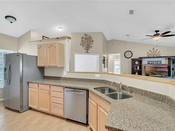 4th image of 3609 Cuddleston Ct