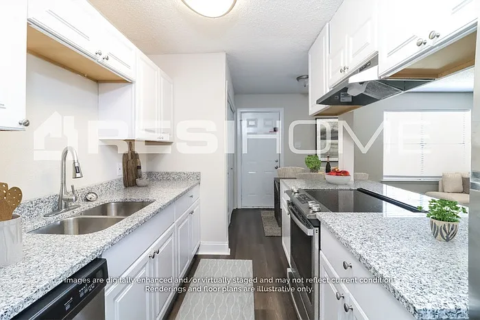 1104 Patrick St — Photo 4