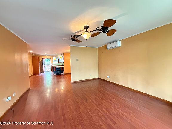 5th image of 1019 Moosic St