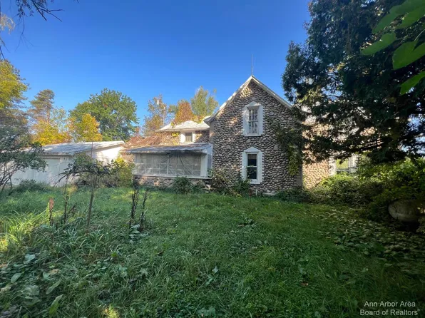 1130 S Vickeryville Rd, Stanton, MI 48888