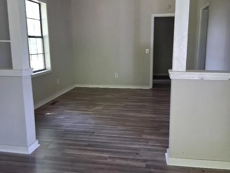 1116 Potter Ave — Photo 4