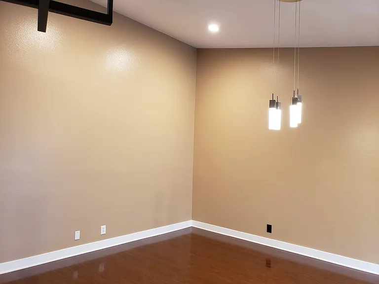 21110 Lycoming St — Photo 9