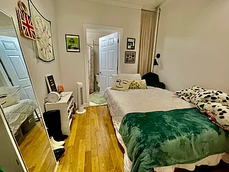 Rented by R New York