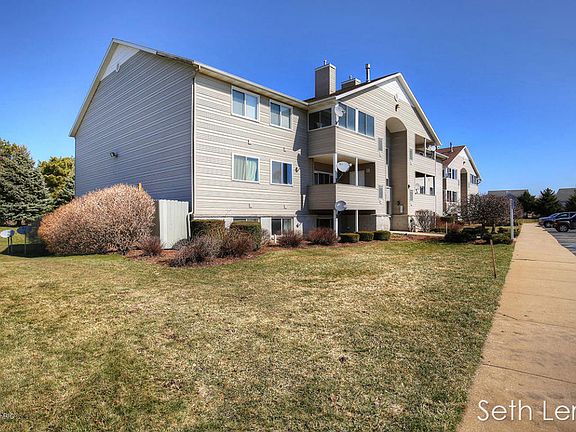 2nd image of 8404 Jasonville Ct SE