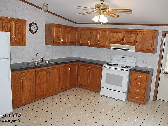 3rd image of 875 S Main St