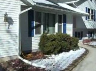 101 Riverview Dr, Marshall, WI 53559