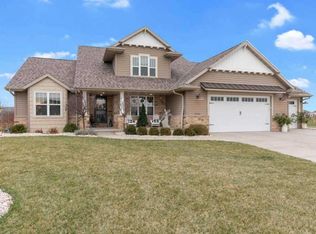 2010 Sandy Springs Rd, De Pere, WI 54115
