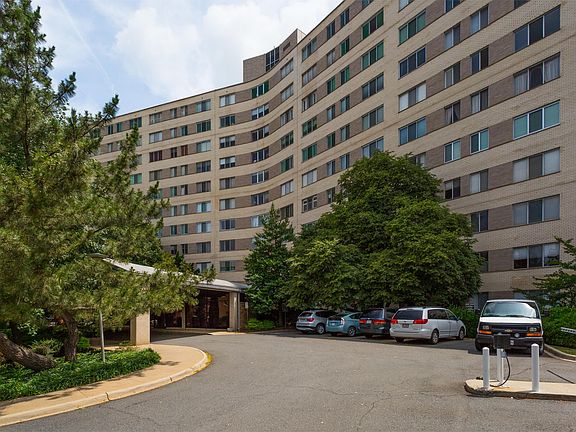2nd image of 1200 N Nash St APT 202