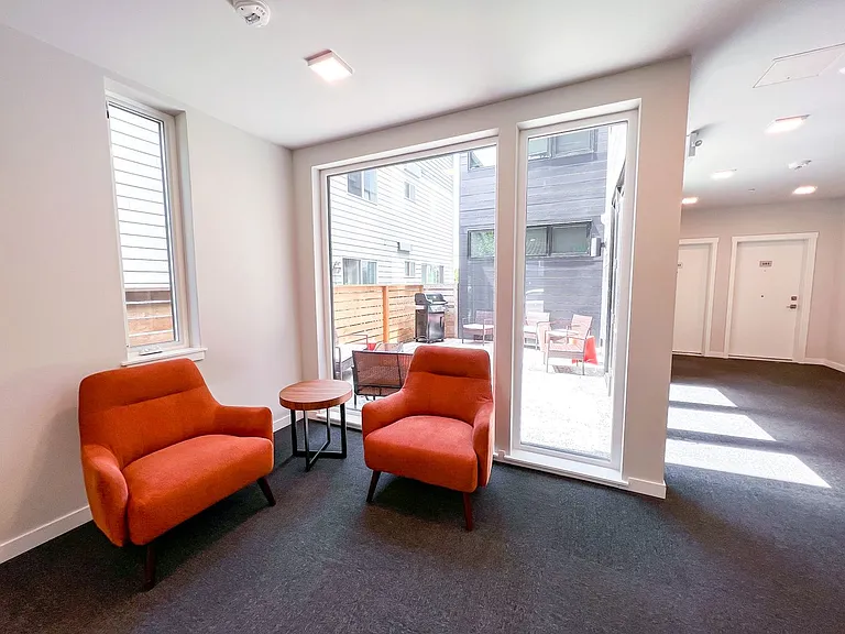 University Flats Apartments — Photo 39