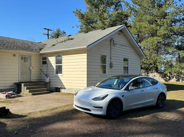 351 NE 185th Street, Shoreline, WA 98155