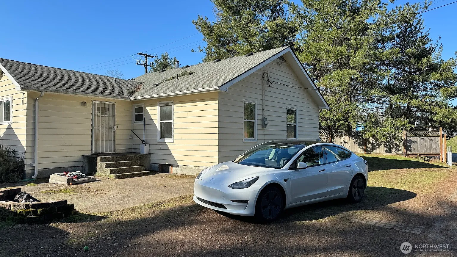 351 NE 185th Street photo 1