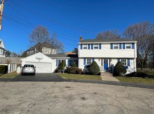 17 Duggan Ln, Milton, MA 02186