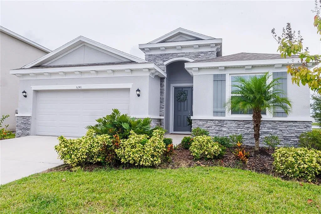 4 bed, 2.5 bath, 2056 sqft, $3,150 — Photo 1