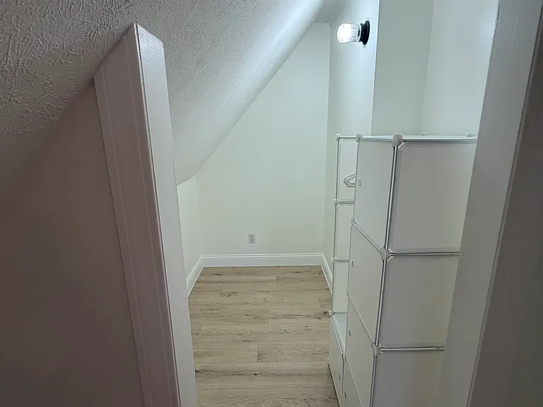 141 N Milton St — Photo 15