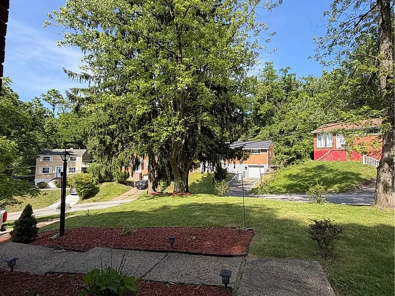 131 Jacob Dr — Photo 3