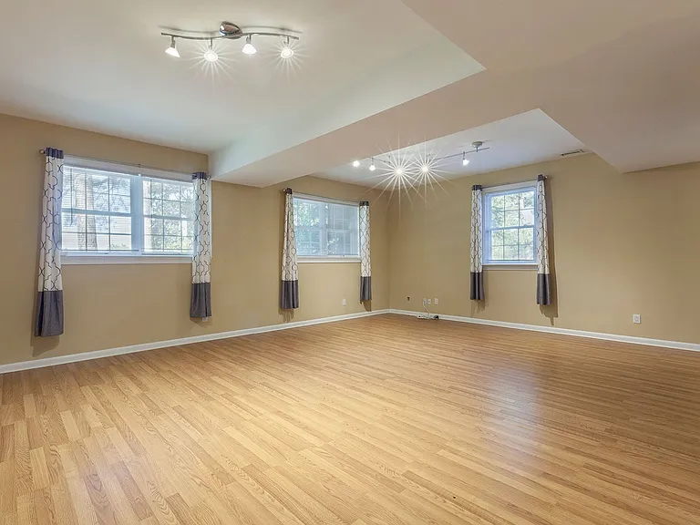 3741 Fox Glen Ct NE — Photo 12