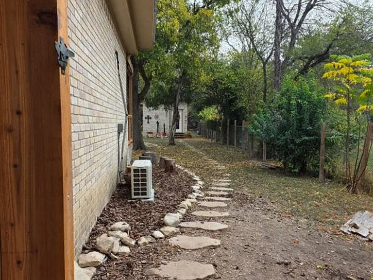505 E Lane Dr — Photo 9