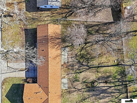 3rd image of 4901 W Benton St