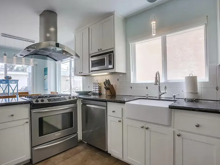 817 Ostend Ct — Photo 6