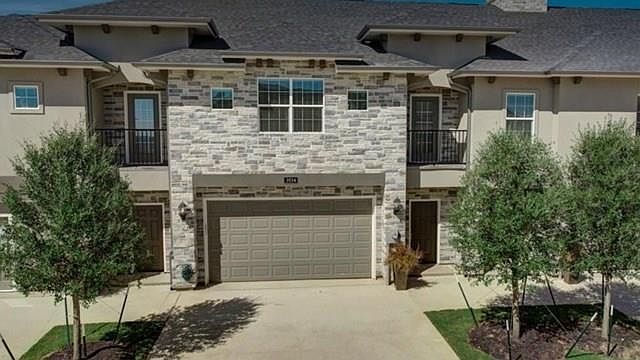 1st image of 3320 Papa Bear Dr
