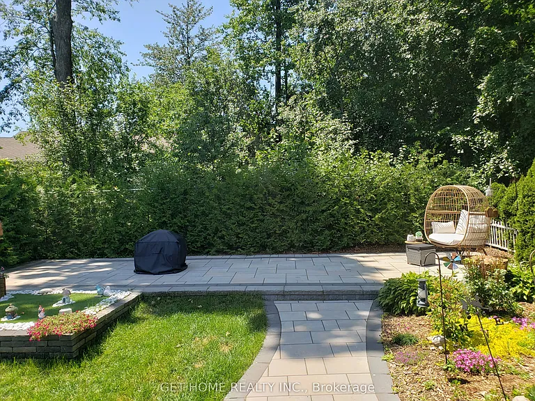 19 Oprington Dr — Photo 8