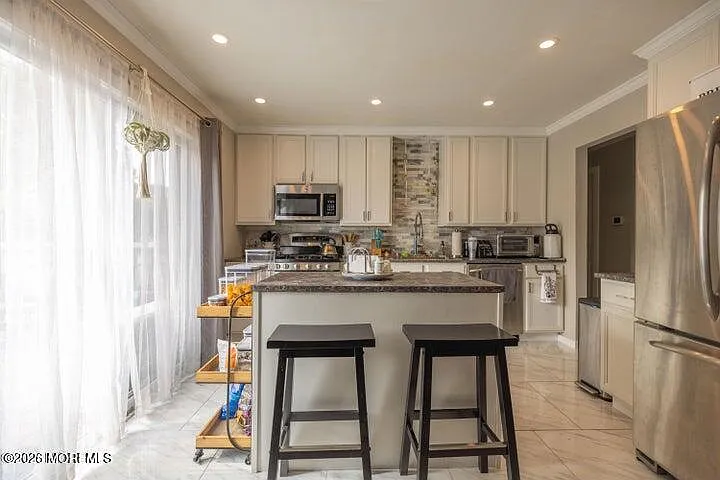 4 bed, 1665 sqft, $3,400 — Photo 2