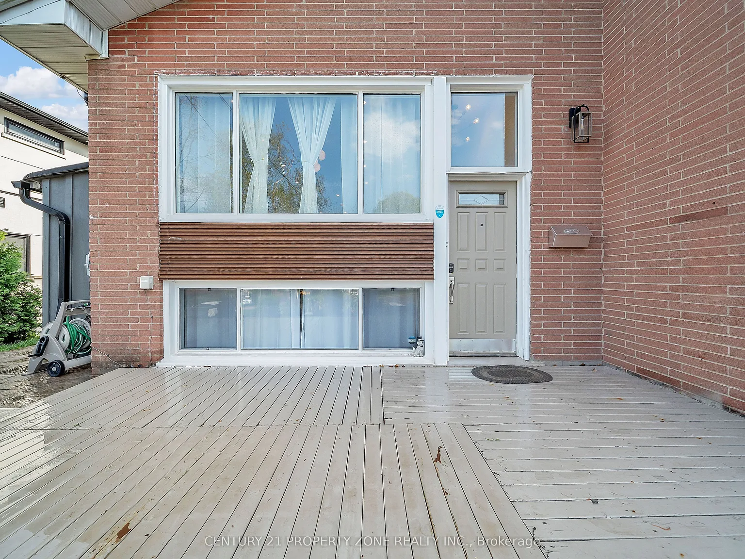 3 bed, $4,299 — Photo 4