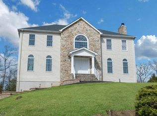 40 Horseneck Rd, Montville, NJ