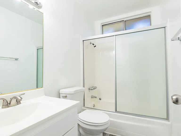 Kingsbury Apartments — Photo 6