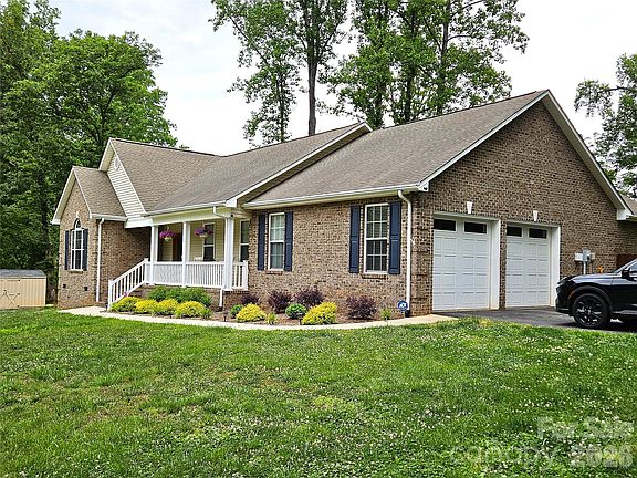 2nd image of 111 Old Hickory Dr