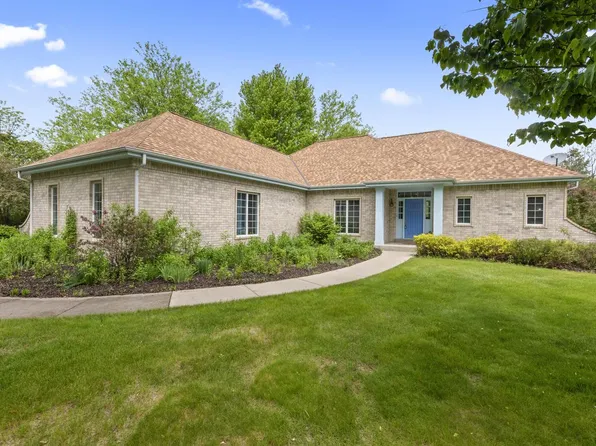 W379N8508 Mill STREET, Oconomowoc, WI 53066