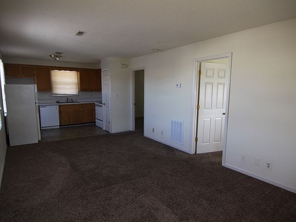 3rd image of 211 N 5th St