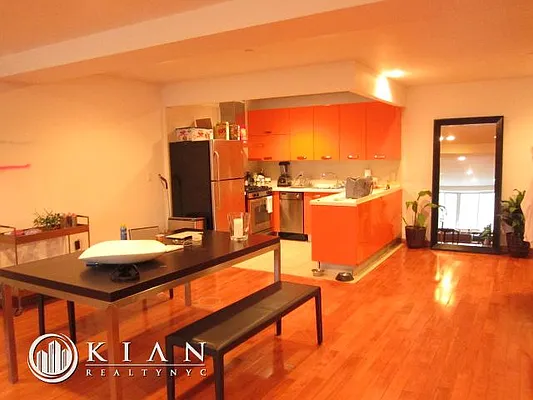 Rented by Kian Realty | media 35