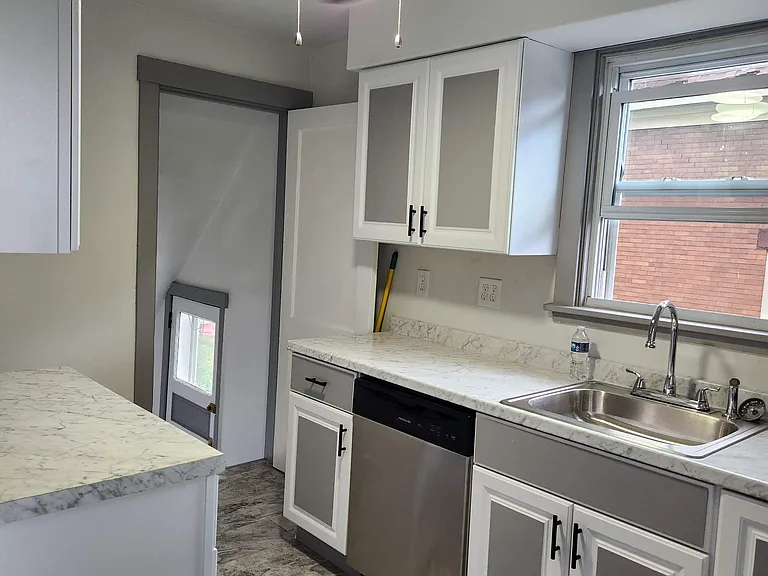 52 Taylor St — Photo 7