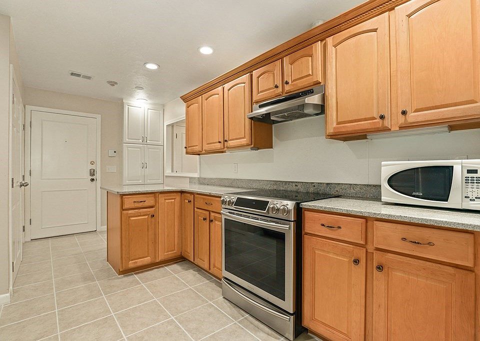 Royal Lake Village 8 Royal Lake Dr Braintree MA Zillow