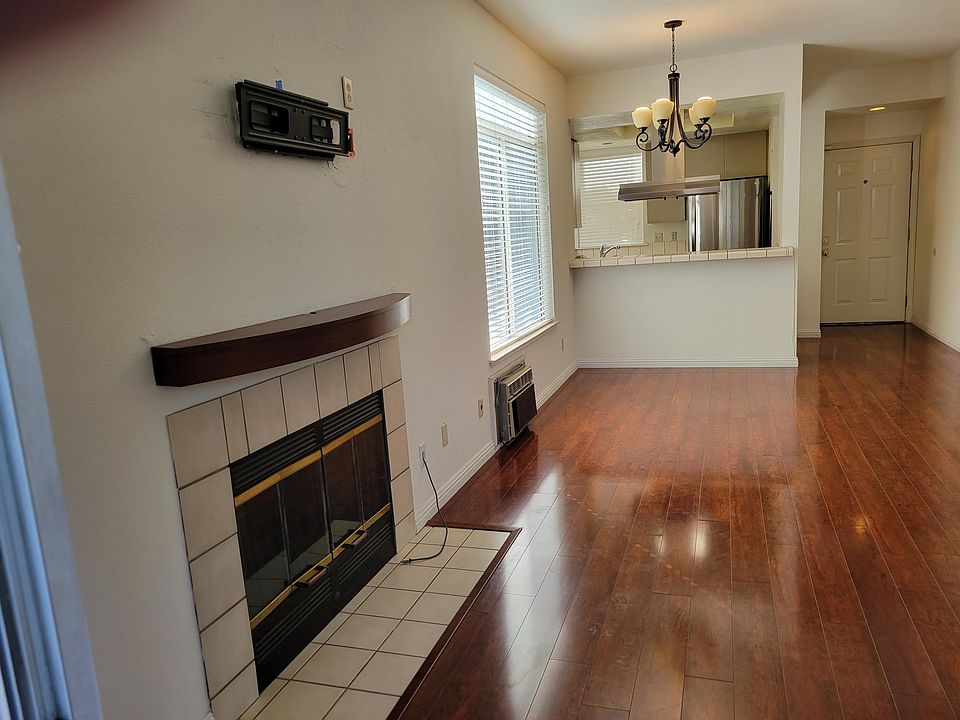 1st image of 115 Hobson St