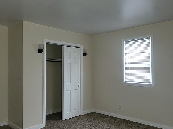 4th image of 220 McPheron Ave #1