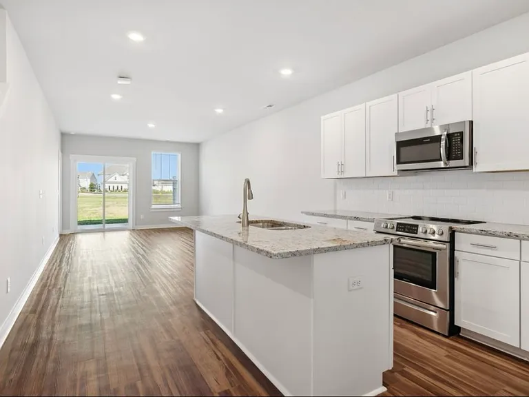 28 Torrey Pines Ln — Photo 3