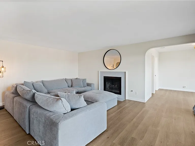 1150 W 13th St #306 — Photo 6