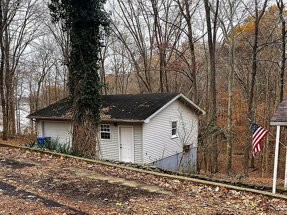 2nd image of 521 Bayview Dr