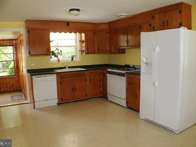 3702 Old Philadelphia Pike — Photo 6