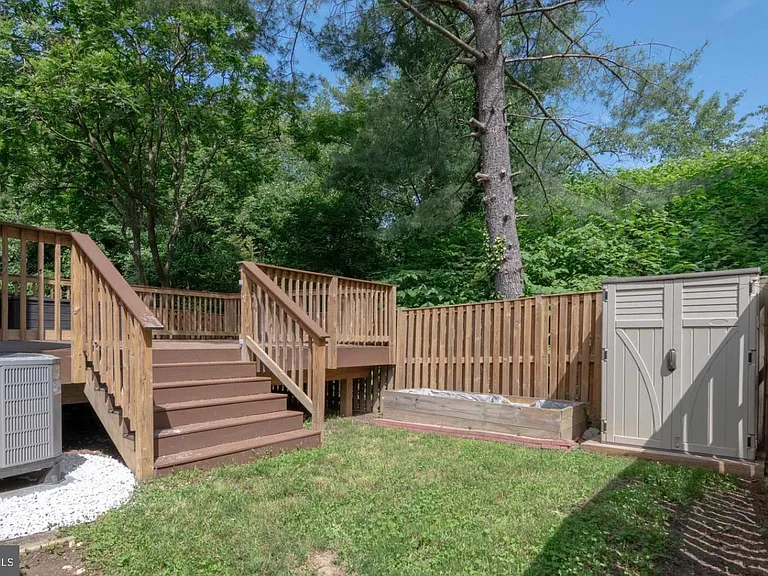 6120 Old Brentford Ct — Photo 48